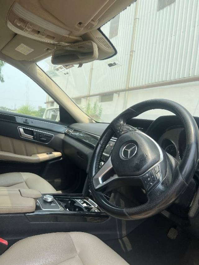 https://images10.gaadi.com/usedgaadi-sellcar/UsedCar/f5d4b435a/85d1805c-3053-419d-9fbd-d8431b4722ed.jpg?imwidth=6402