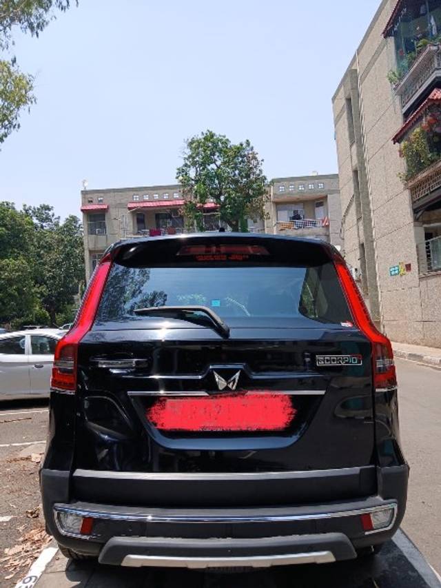 https://images10.gaadi.com/usedgaadi-sellcar/UsedCar/f5d604baa/1152b901-e2ce-4bf6-928f-b834fe72143e.jpeg?imwidth=6401