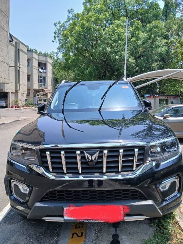 https://images10.gaadi.com/usedgaadi-sellcar/UsedCar/f5d604baa/e39fd3eb-d3e7-4bdc-a79a-07a707dc5547.jpeg?imwidth=6400