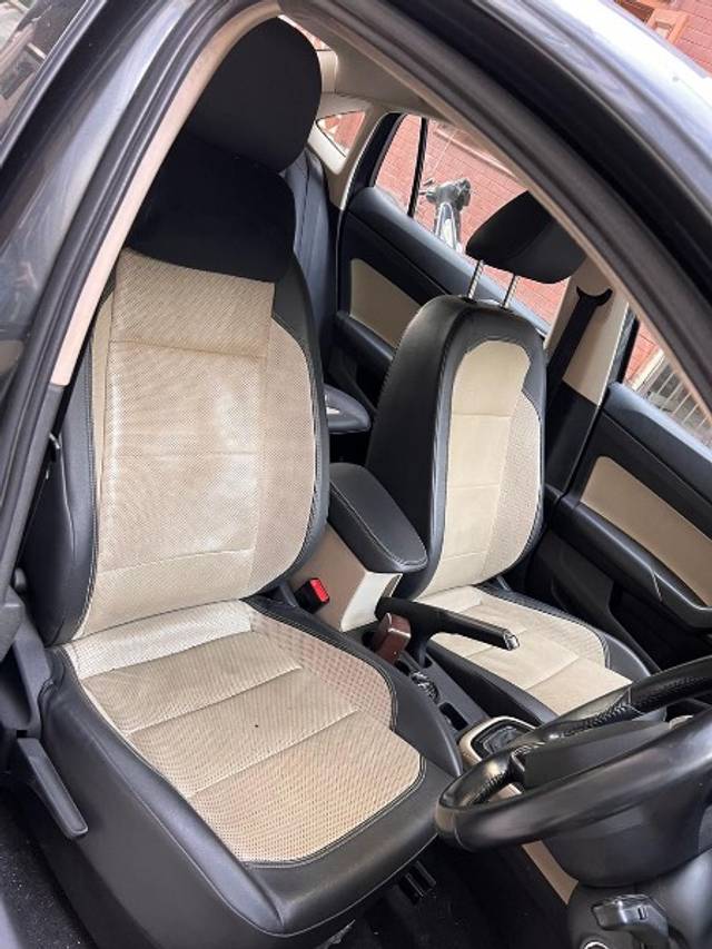 https://images10.gaadi.com/usedgaadi-sellcar/UsedCar/f5d61dd3a/194067a3-3671-4ccb-bce7-7c66e59c75f0.jpeg?imwidth=6401