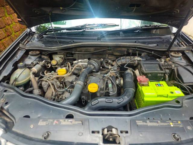 https://images10.gaadi.com/usedgaadi-sellcar/UsedCar/f5d709bba/47d3e2fc-9493-45fd-ae67-6ee5ccc659b4.jpg?imwidth=6402