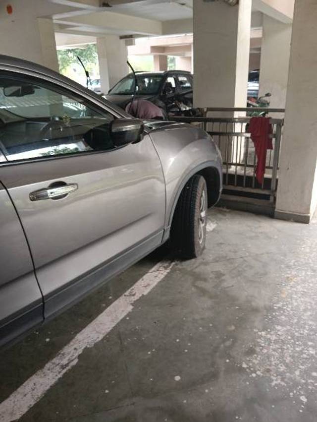 https://images10.gaadi.com/usedgaadi-sellcar/UsedCar/f5d7111da/49a15497-8e6b-4cc2-8bf2-306404a378e9.jpg?imwidth=6400