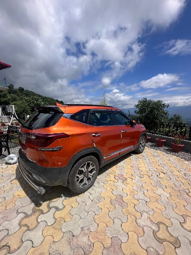 https://images10.gaadi.com/usedgaadi-sellcar/UsedCar/f5d7cc12a/7025949b-aabd-4aec-b825-b46d72fae566.jpeg?imwidth=6401