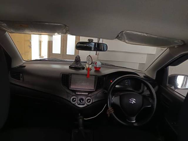 https://images10.gaadi.com/usedgaadi-sellcar/UsedCar/f5d7e964a/1f2c23d7-2433-42eb-9c3b-ee2c2f4d3cdb.jpg?imwidth=6402