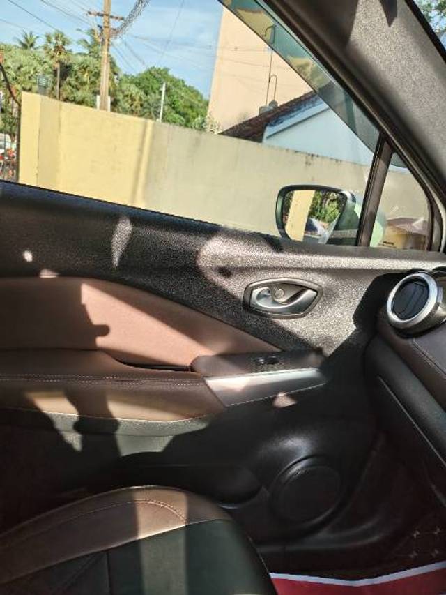 https://images10.gaadi.com/usedgaadi-sellcar/UsedCar/f5d8200ba/85897156-e612-4969-b3cc-2ed089764bff.jpg?imwidth=6401