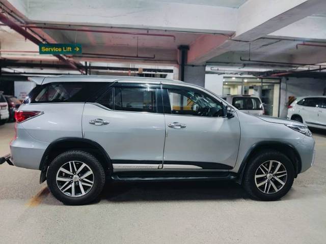 https://images10.gaadi.com/usedgaadi-sellcar/UsedCar/f5d825c9a/96dabffa-e962-4490-b889-c05d0fc0365f.jpeg?imwidth=6400