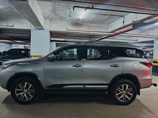 https://images10.gaadi.com/usedgaadi-sellcar/UsedCar/f5d825c9a/a64250d3-f890-46fb-aa72-bc91109a07ac.jpeg?imwidth=6401