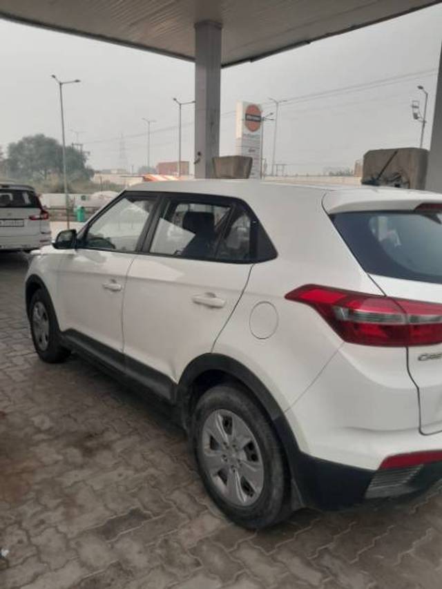 https://images10.gaadi.com/usedgaadi-sellcar/UsedCar/f5d86090a/2373ac77-b251-4352-8cb2-d837cc7d8502.jpg?imwidth=6402