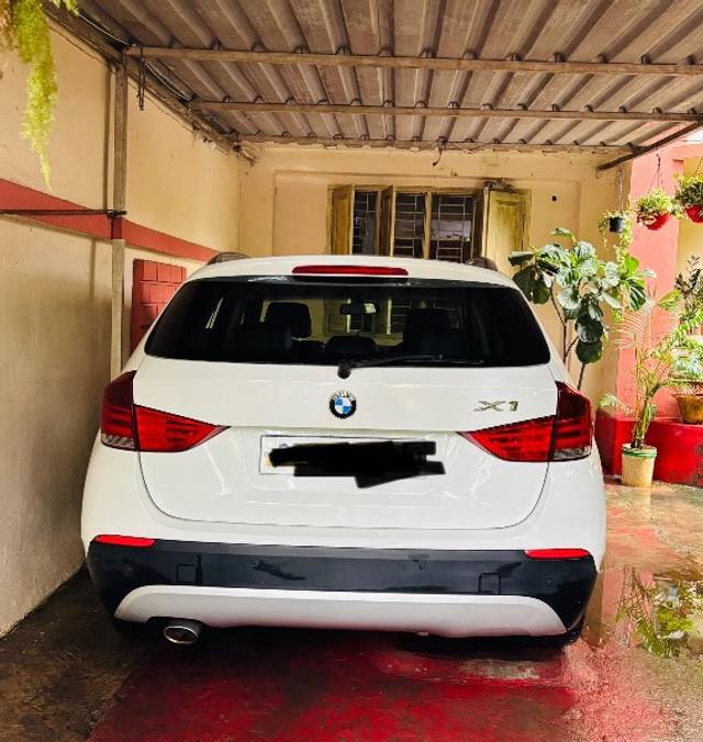 https://images10.gaadi.com/usedgaadi-sellcar/UsedCar/f5d8bcf1a/83e95907-43de-4dbc-9fbd-1ddea2a47a3e.jpeg?imwidth=6401