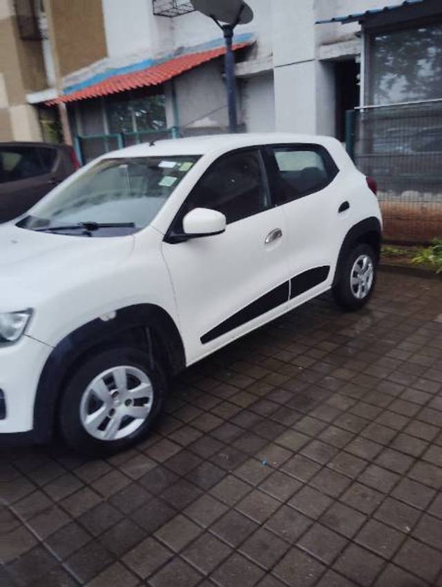 https://images10.gaadi.com/usedgaadi-sellcar/UsedCar/f5d8e7a3a/238186fc-3e5d-4fb9-847a-811e5bb0700b.jpg?imwidth=6401