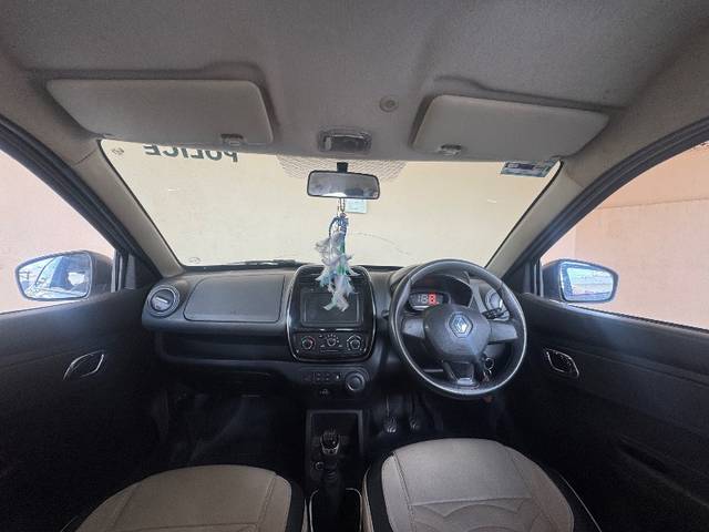 https://images10.gaadi.com/usedgaadi-sellcar/UsedCar/f5d9112da/02f14b2b-3d86-4026-b0fa-a1103f43c594.jpeg?imwidth=6401