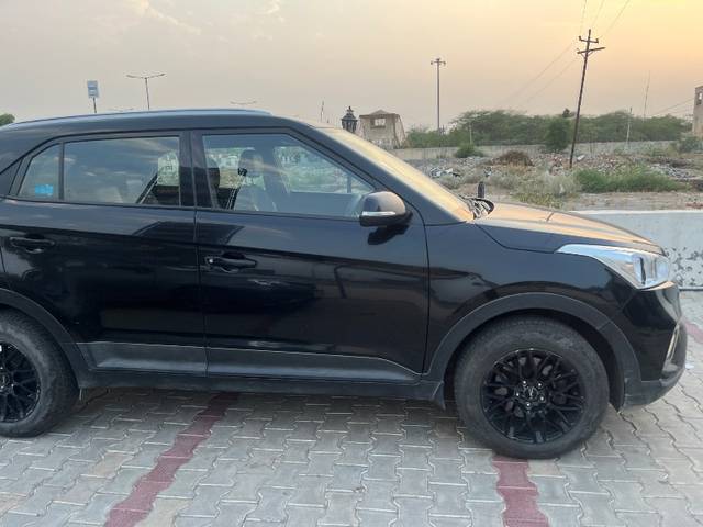 https://images10.gaadi.com/usedgaadi-sellcar/UsedCar/f5d91300a/7f5f4f51-ae57-494b-b8ab-e1090326e4c5.jpeg?imwidth=6401