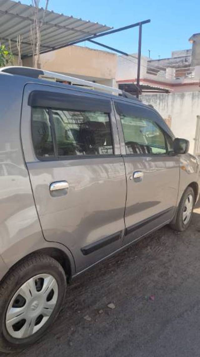 https://images10.gaadi.com/usedgaadi-sellcar/UsedCar/f5d968a7a/1cc0a727-fc8a-42fb-8447-227017773af2.jpg?imwidth=6401