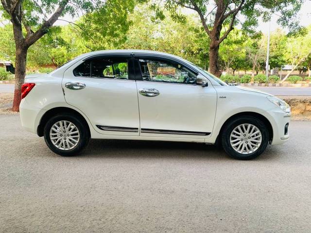 https://images10.gaadi.com/usedgaadi-sellcar/UsedCar/f5d97b25a/1e480c87-9cdc-4395-b11b-84263c7cfc7a.jpg?imwidth=6401