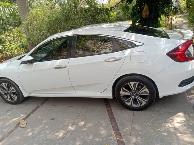 https://images10.gaadi.com/usedgaadi-sellcar/UsedCar/f5d9c29aa/03f2e9c9-34a2-4f03-8e9e-f806e7f39b25.jpg?imwidth=6402