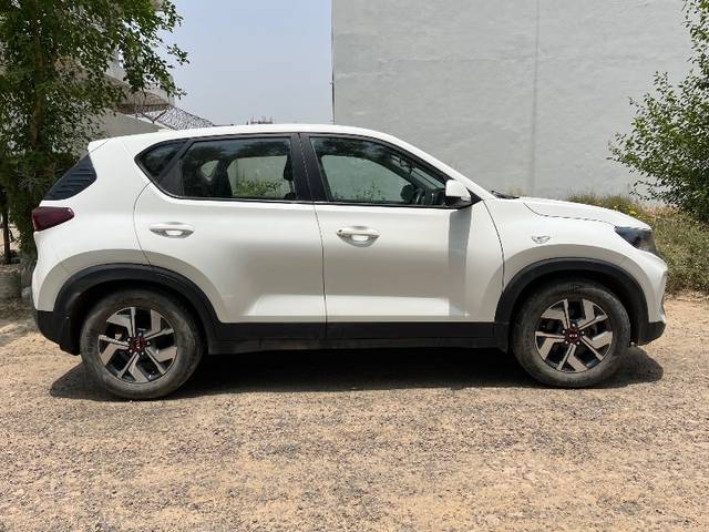 https://images10.gaadi.com/usedgaadi-sellcar/UsedCar/f5d9f4fda/125c22ff-d586-45b7-8688-27a703360c45.jpeg?imwidth=6401