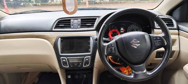https://images10.gaadi.com/usedgaadi-sellcar/UsedCar/f5da404ca/efe129cf-333c-45af-a096-9e047bd267b3.jpeg?imwidth=6402