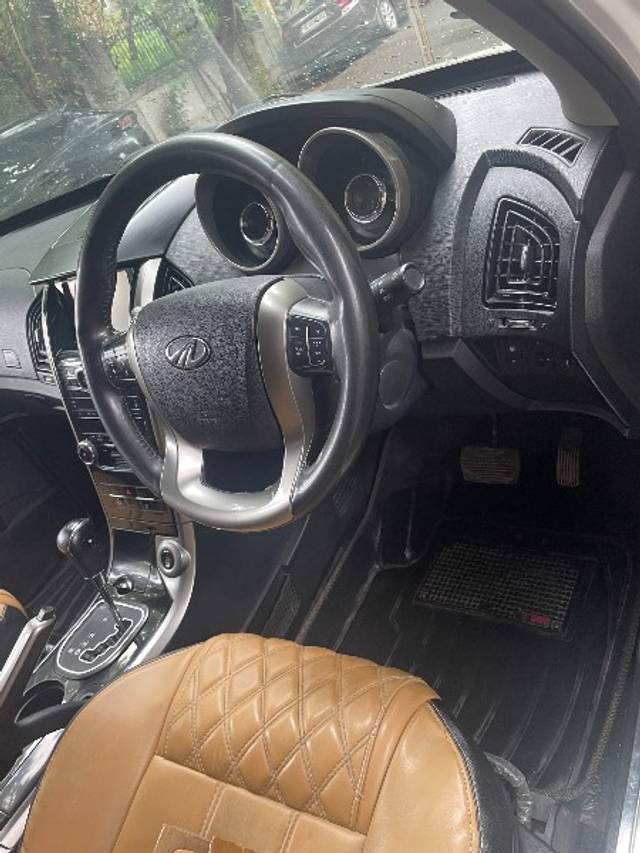 https://images10.gaadi.com/usedgaadi-sellcar/UsedCar/f5da54b4a/3d298f4f-4d48-4ac1-935e-86adf4a48760.jpeg?imwidth=6401