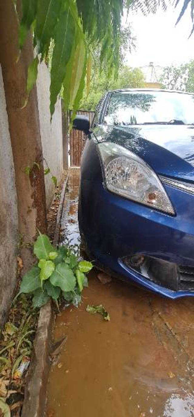 https://images10.gaadi.com/usedgaadi-sellcar/UsedCar/f5da9f0da/315fd2df-184a-40cc-86ee-29f66836e3c6.jpg?imwidth=6402