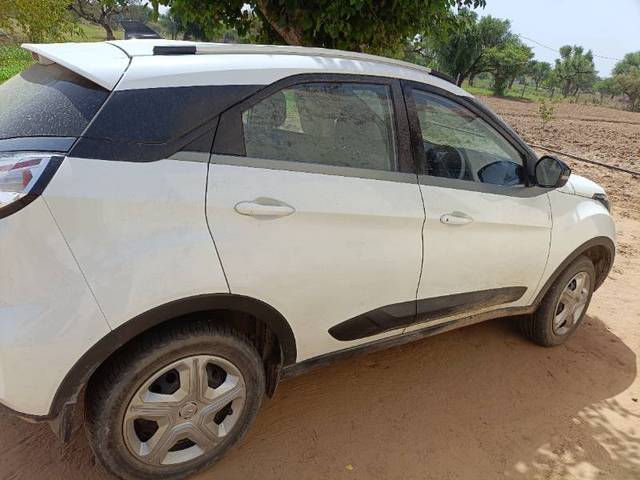 https://images10.gaadi.com/usedgaadi-sellcar/UsedCar/f5db0848a/06e469ff-4f0d-4108-968d-087cd89c9514.jpg?imwidth=6401