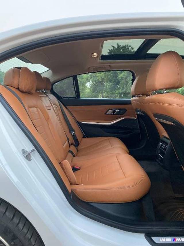 https://images10.gaadi.com/usedgaadi-sellcar/UsedCar/f5db0f1aa/ac249bf5-ac5a-4a86-8457-5a9a86c8aa1f.jpg?imwidth=6402