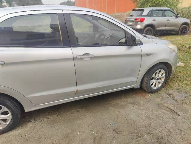 https://images10.gaadi.com/usedgaadi-sellcar/UsedCar/f5db1527a/b557e57a-7f0a-4cd4-a69d-6c48ce41a9f6.jpg?imwidth=6401