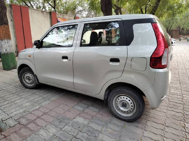 https://images10.gaadi.com/usedgaadi-sellcar/UsedCar/f5db4d05a/94cfdbc7-6816-4026-b78c-2dfab2f6f8dc.jpg?imwidth=6402