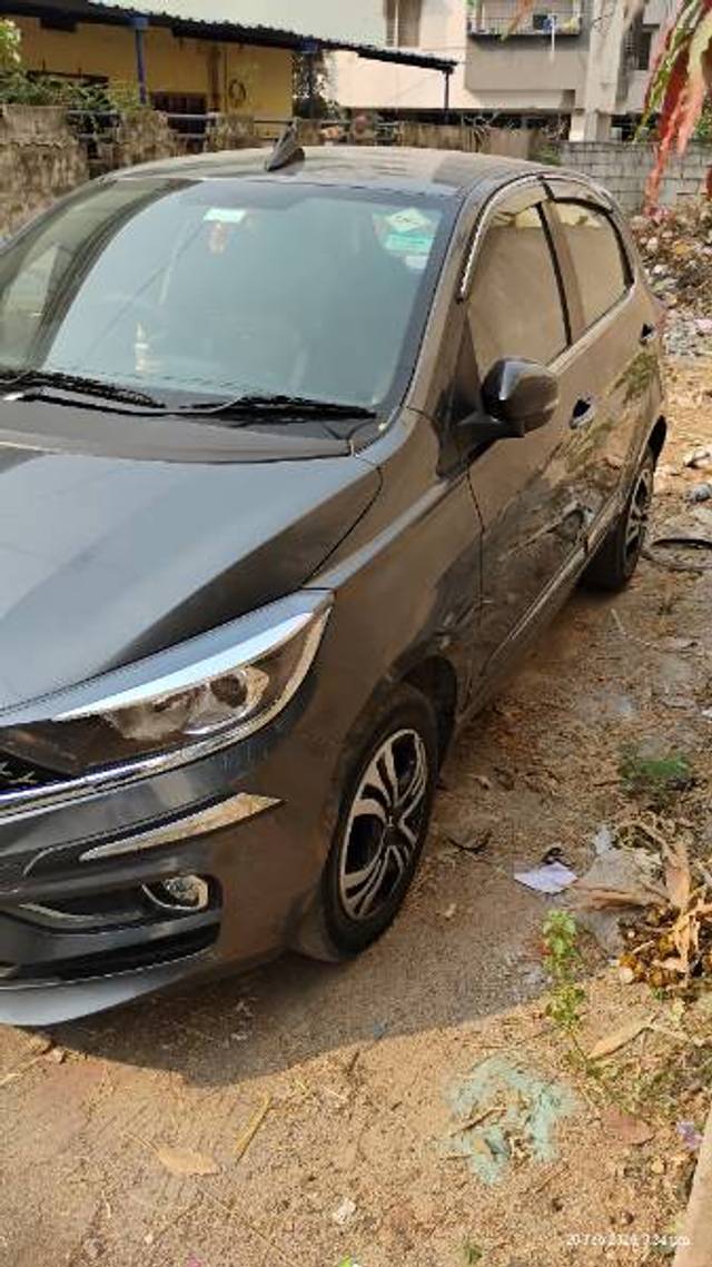 https://images10.gaadi.com/usedgaadi-sellcar/UsedCar/f5db7a91a/724fd2aa-4564-4d2f-a0e5-34ca70acdf81.jpg?imwidth=6400
