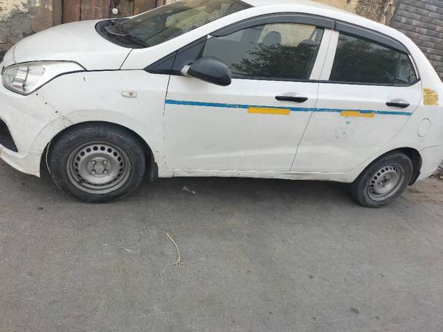 https://images10.gaadi.com/usedgaadi-sellcar/UsedCar/f5db86baa/fa3017bb-6d01-4bc9-9ec0-0300b20c12ef.jpg?imwidth=6400