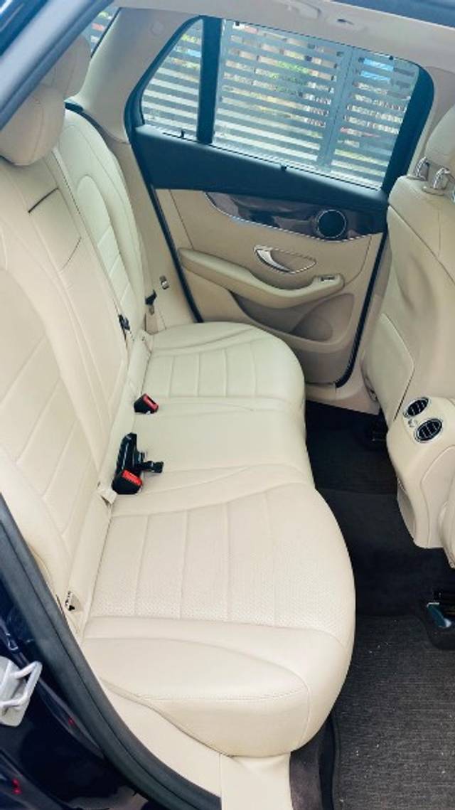 https://images10.gaadi.com/usedgaadi-sellcar/UsedCar/f5dc3368a/c0c53ffe-fa4d-4eef-ba25-39873496c512.jpeg?imwidth=6402