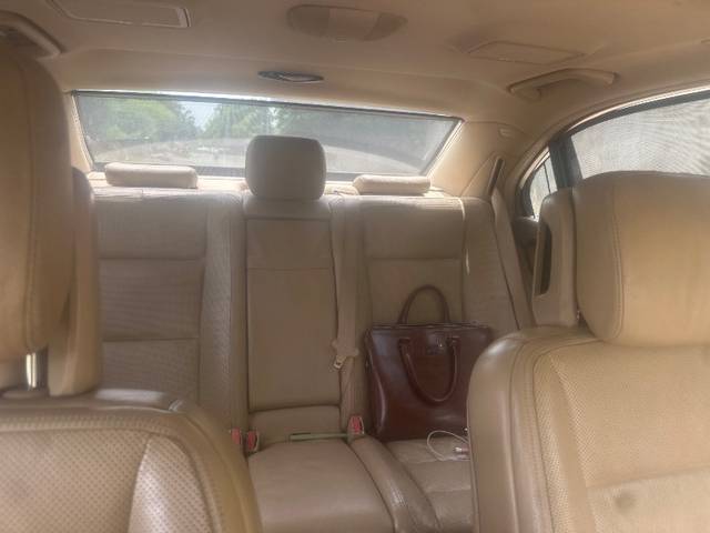 https://images10.gaadi.com/usedgaadi-sellcar/UsedCar/f5dc6e99a/f7b82979-c5ed-4a80-99d1-0520d0176083.jpg?imwidth=6402