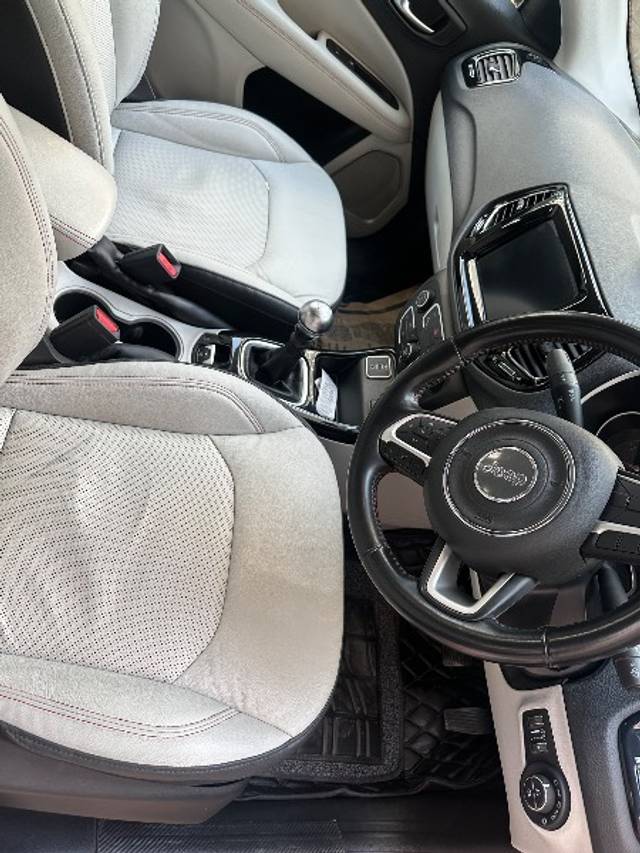 https://images10.gaadi.com/usedgaadi-sellcar/UsedCar/f5dcc84ba/a045ac71-bfdb-4b52-957f-35f886d5d062.jpeg?imwidth=6402