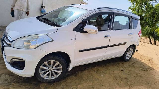 https://images10.gaadi.com/usedgaadi-sellcar/UsedCar/f5dd9d18a/355f738f-ae56-4e74-90f2-e896b563f9d3.jpg?imwidth=6400