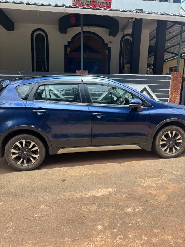 https://images10.gaadi.com/usedgaadi-sellcar/UsedCar/f5ddc12ea/40e7f3b7-341d-406c-b85b-b2d666614406.jpeg?imwidth=6401