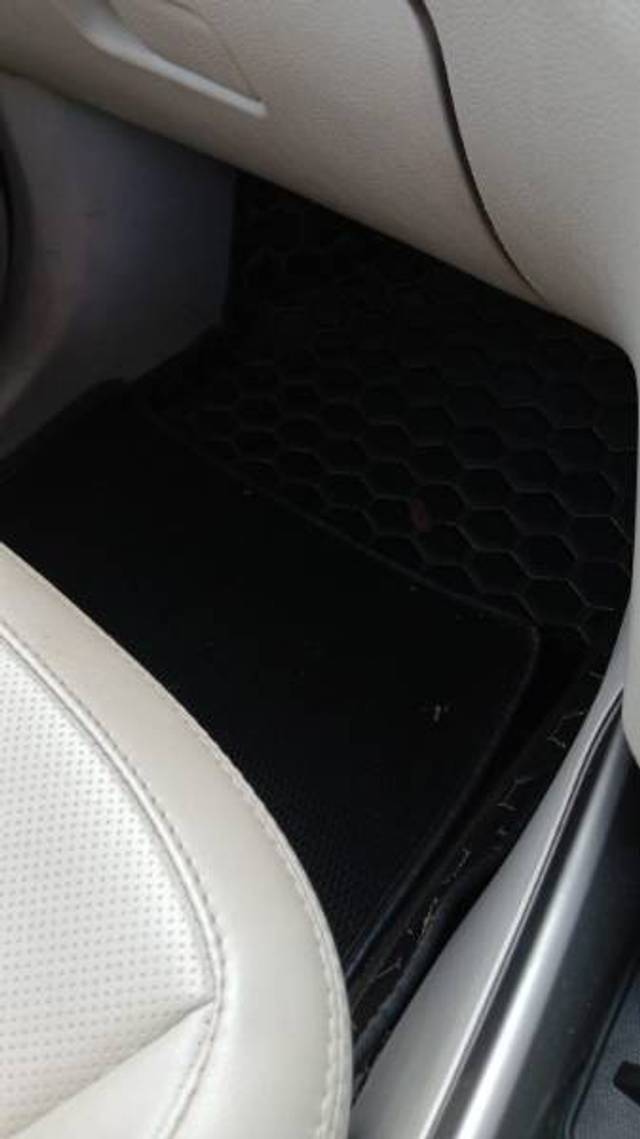 https://images10.gaadi.com/usedgaadi-sellcar/UsedCar/f5ddc5d0a/59fc9613-5549-4b63-8f56-f276748a2211.jpg?imwidth=6402