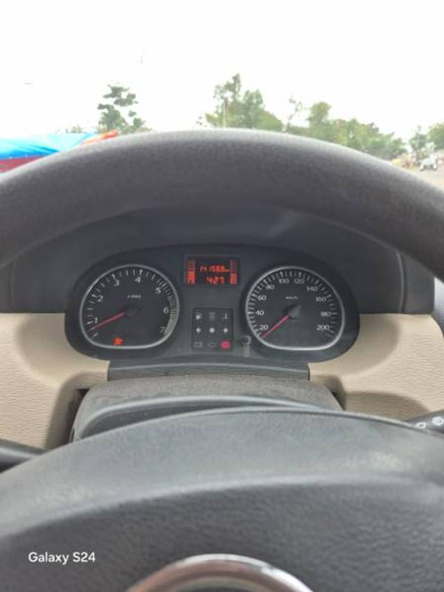 https://images10.gaadi.com/usedgaadi-sellcar/UsedCar/f5ddf607a/15f5385a-fbe7-4eb3-b6e8-c032e81a184c.jpg?imwidth=6401