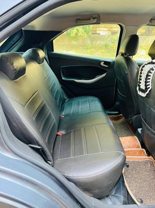 https://images10.gaadi.com/usedgaadi-sellcar/UsedCar/f5ddfc23a/d6ed793f-e3d8-4e3c-a42a-d19879f76b29.jpeg?imwidth=6402
