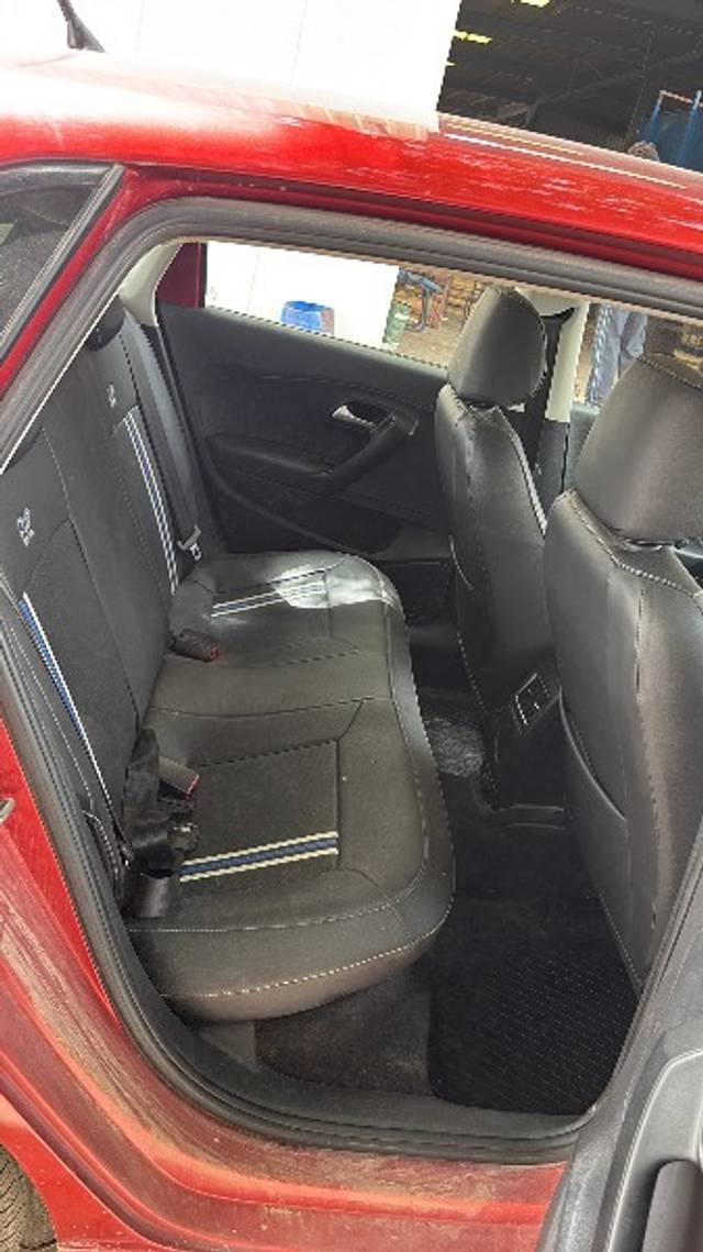 https://images10.gaadi.com/usedgaadi-sellcar/UsedCar/f5de88e4a/59958fcf-8f7c-407c-acc7-cc2037513edd.jpeg?imwidth=6401