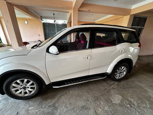https://images10.gaadi.com/usedgaadi-sellcar/UsedCar/f5de9b30a/f10113e1-8af1-48b0-ac8f-66d223928b9b.jpeg?imwidth=6400