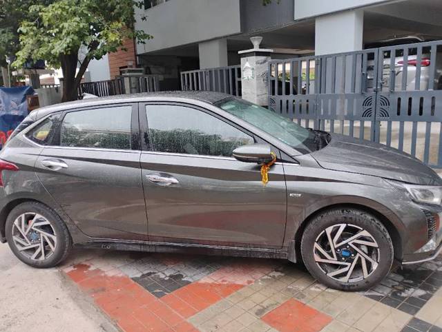 https://images10.gaadi.com/usedgaadi-sellcar/UsedCar/f5decc3ea/73efb72f-aad7-4ead-a1a9-69785aa8226f.jpg?imwidth=6401