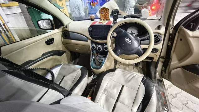 https://images10.gaadi.com/usedgaadi-sellcar/UsedCar/f5df6031a/3320c839-a913-405d-8777-3bc68371c74b.jpeg?imwidth=6401