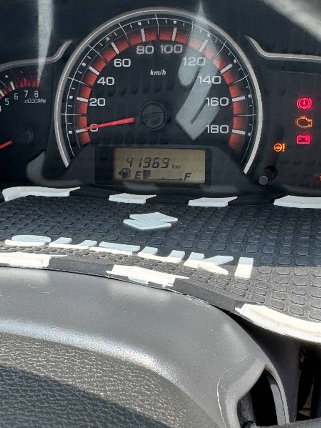 https://images10.gaadi.com/usedgaadi-sellcar/UsedCar/f5df6180a/e1679ae4-05f1-47a1-8242-4e69d28a658f.jpeg?imwidth=6402