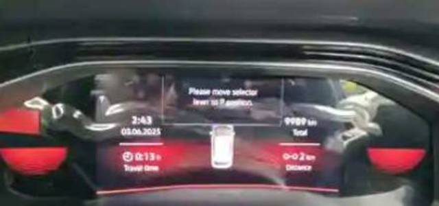 https://images10.gaadi.com/usedgaadi-sellcar/UsedCar/f5df7935a/c1c79ffb-0963-4ab5-95fe-fe9b855592e7.png?imwidth=6402