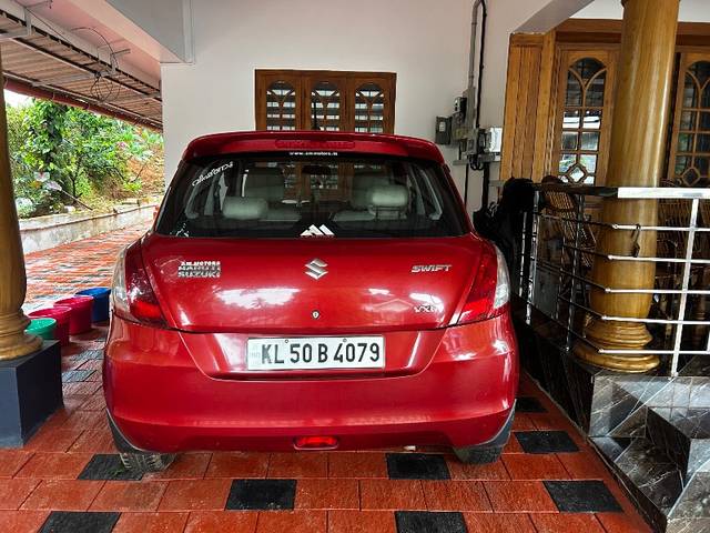 https://images10.gaadi.com/usedgaadi-sellcar/UsedCar/f5df8d9da/6268221b-273b-464e-95d4-aa7baa4cc068.jpeg?imwidth=6402