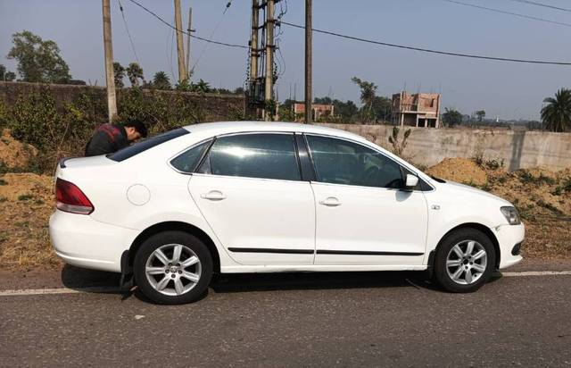 https://images10.gaadi.com/usedgaadi-sellcar/UsedCar/f5e0349aa/e5cfa592-f993-4cd8-ad40-f2cb2555337c.jpg?imwidth=6400