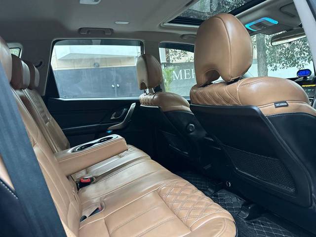 https://images10.gaadi.com/usedgaadi-sellcar/UsedCar/f5e093d4a/7fc1d01b-ca42-4b2f-aba9-f93077458cd2.jpg?imwidth=6401