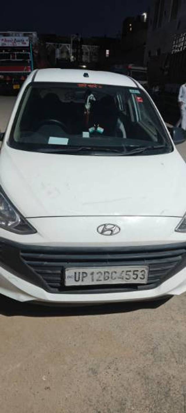 https://images10.gaadi.com/usedgaadi-sellcar/UsedCar/f5e0e172a/328f1563-ecaa-4e93-8f61-b6e910dc9bbd.jpg?imwidth=6400