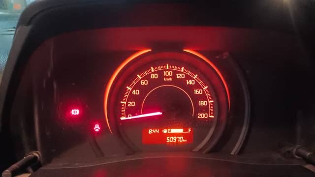 https://images10.gaadi.com/usedgaadi-sellcar/UsedCar/f5e0f111a/8fc417f6-a530-44c7-8737-861f2aafceb2.jpg?imwidth=6402