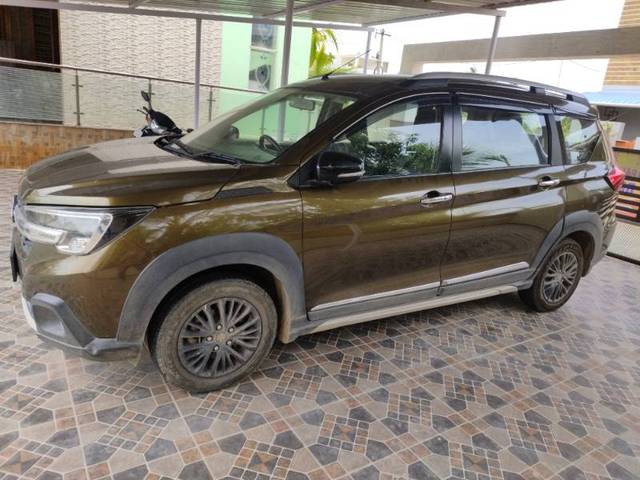 https://images10.gaadi.com/usedgaadi-sellcar/UsedCar/f5e1080aa/71cd54d8-8b58-4e8a-9558-e56668f73a97.jpg?imwidth=6402