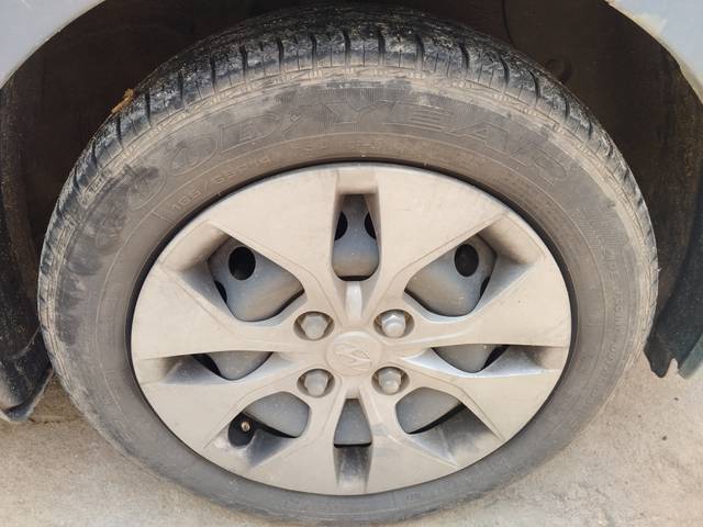 https://images10.gaadi.com/usedgaadi-sellcar/UsedCar/f5e11a23a/83f9bc5a-d479-4b01-a817-e76ded349019.jpg?imwidth=6401
